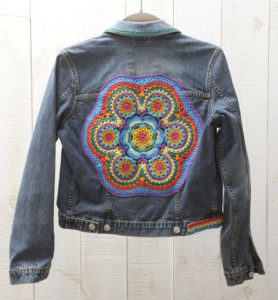 spijkerjack Esprit mandala back crochet haakwerk kleur handmade