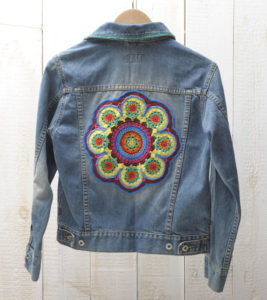 Spijkerjack spijkerjasje jeansjacket size140 mandala handgemaakt haakwerk handmade