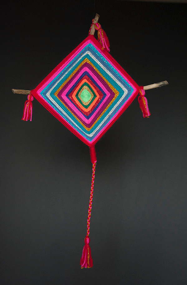 ojo de Dios, weefwerk, wol, takken, flosjes, kleurig, gouddraad, zilverdraad