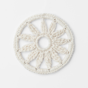 mandala no 2. gehaakt, ecru, klein, ring
