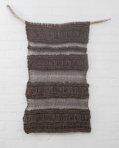 wandkleed, breipatroon, breien, wol, bruin, koperglans, stok