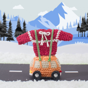 VW-busje met truitje wegwinkel, haakpatroon, kersttruitje, amigurumi, zwitserland, winter, berglandschap, haken