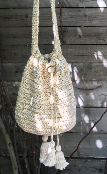 shabby bag, schoudertas, zaktas, tas kopen, gehaakt , ecru, ibizatas, strandtas festivaltas, schoedertas met band